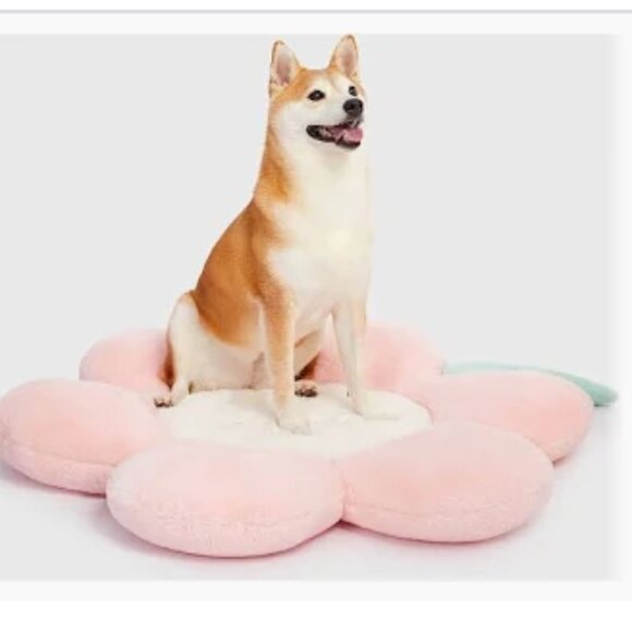 VETRESKA Flora Pet Bed – NEW – Pink & White Flower Bed for Dogs & Cats 🌸 - Picture 1 of 15